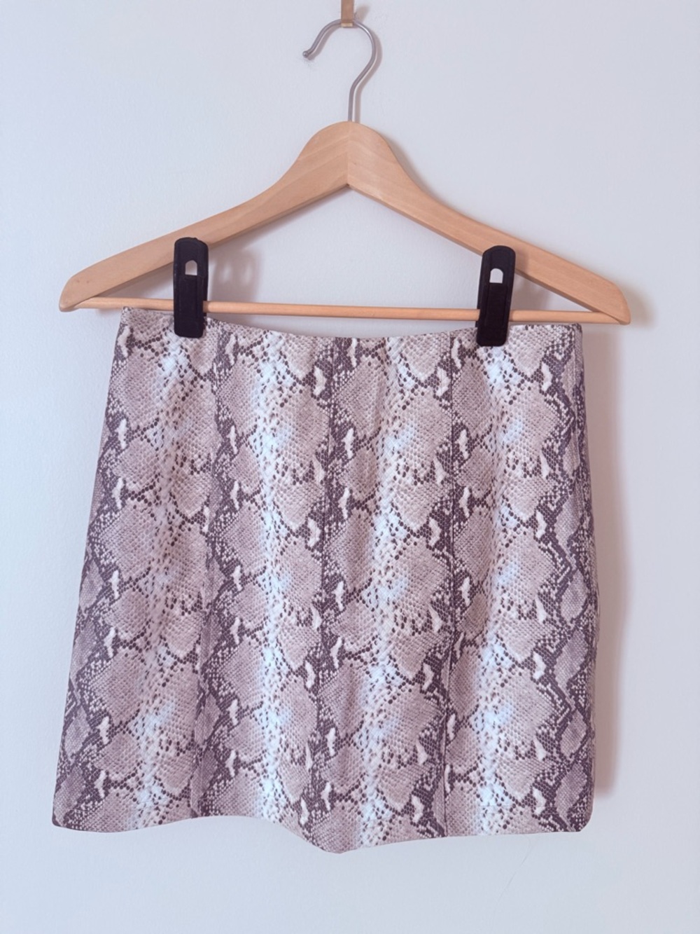 WILD HONEY • Neutral Snake-Print Mini Skirt